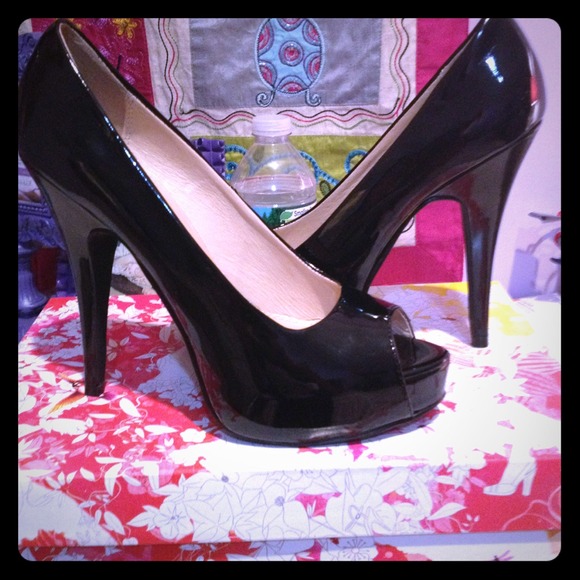 Chinese Laundry Patent Black Heels