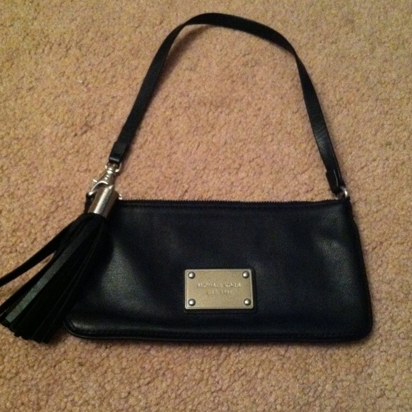 On hold* Michael Kors wristlet