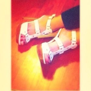 ✂REDUCED✂Brand New White strappy stilettos