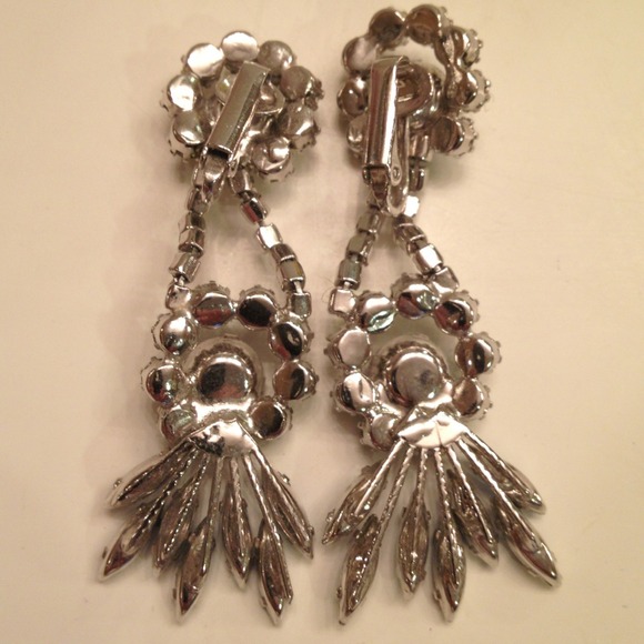 Earings - Picture 2 of 4