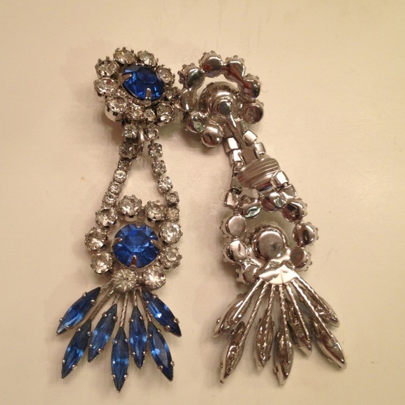 Earings - Picture 3 of 4