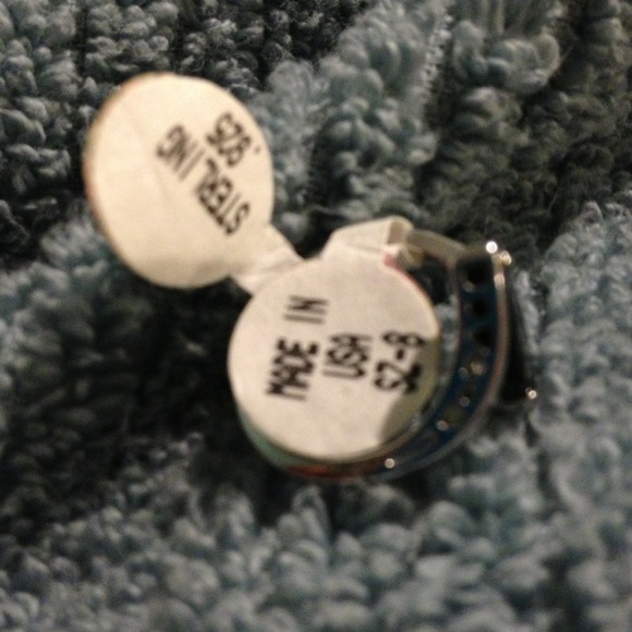 Ring - Picture 2 of 3