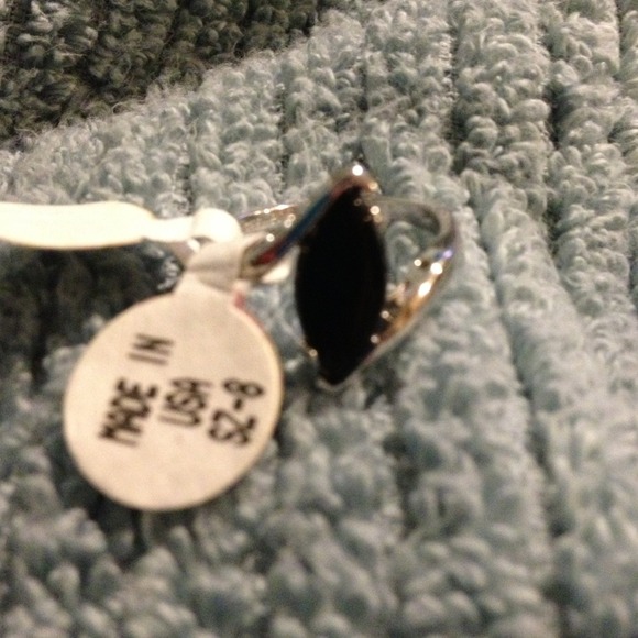 Ring - Picture 3 of 3