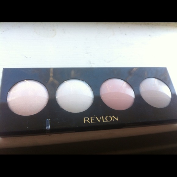 Revlon cream shadows - Picture 1 of 2