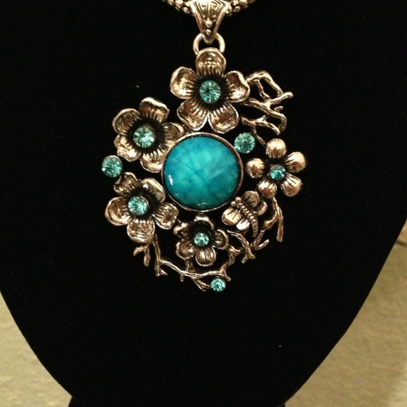Turquoise Magic Necklace & Earring Set - Picture 3 of 3