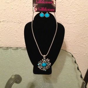 Turquoise Magic Necklace & Earring Set