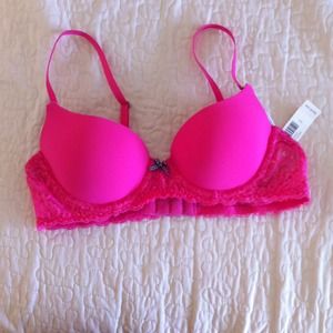 ✨NWT Gilly hicks bra