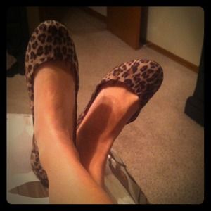 Leopard Flats size 9