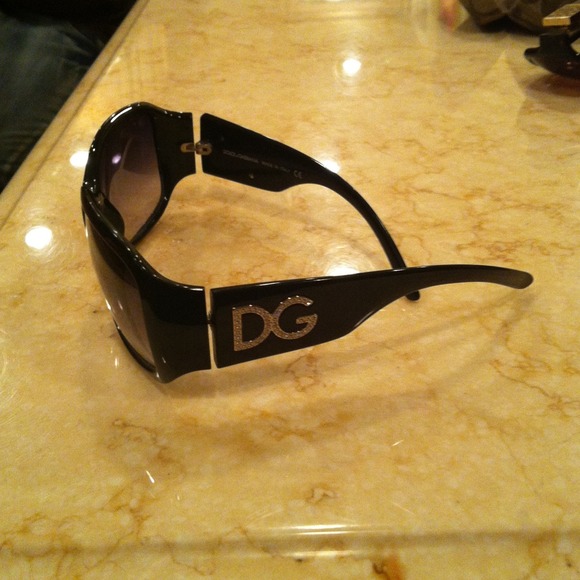 🚩Reduced🚩 D&G sunglasses - Picture 2 of 4
