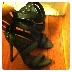 !!Reduced!! Cute strappy dark gray heels w/ studs!