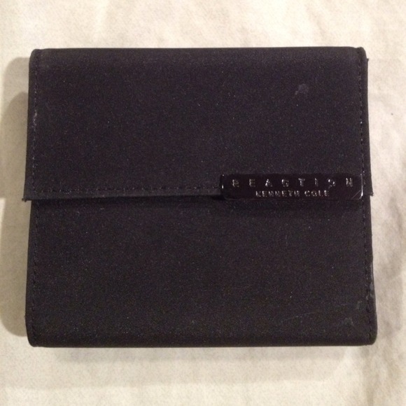 **BUNDLED** Kenneth Cole Reaction Wallet Black