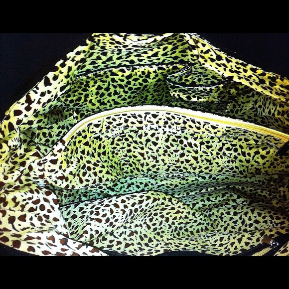 Purse, NEW! - Picture 2 of 2