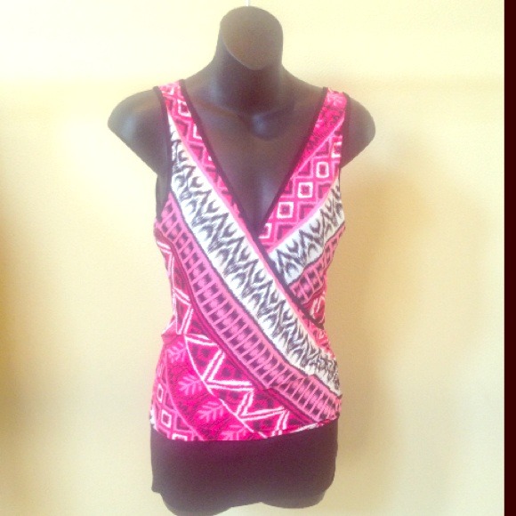 Ethnic Print Cross Over - Picture 1 of 3
