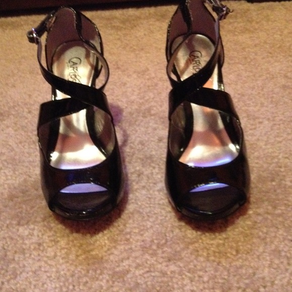 Black peep toe shoes
