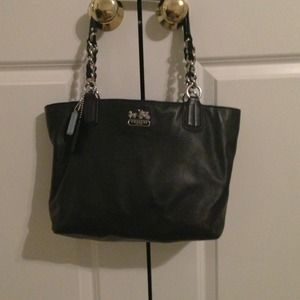 Coach Madison bag in black.