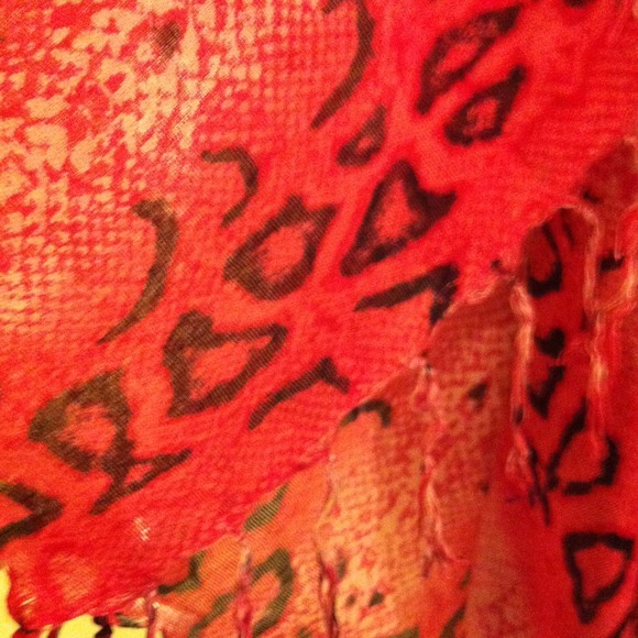 Cute hot pink cheetah print scarf! - Picture 2 of 2