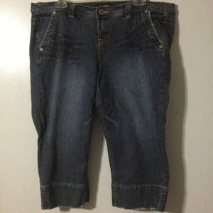 🎀Bundled🎀 for emiaz Denim Capri Pants