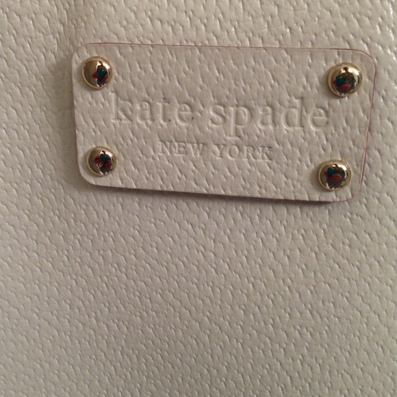 Kate Spade Elena Wellesley Bag in Porcelain - Picture 2 of 4