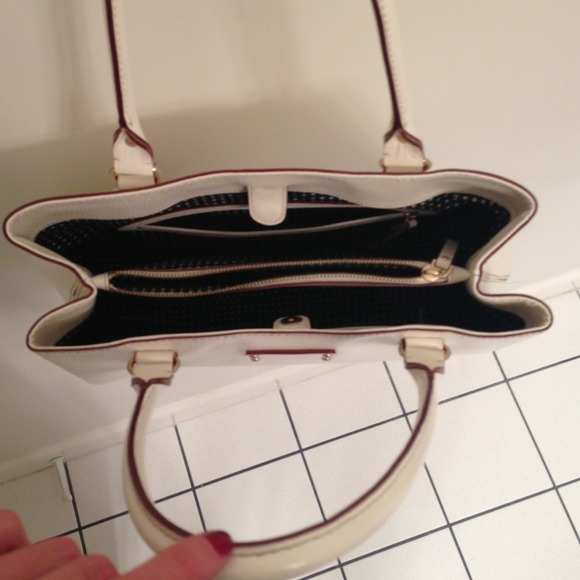 Kate Spade Elena Wellesley Bag in Porcelain - Picture 3 of 4
