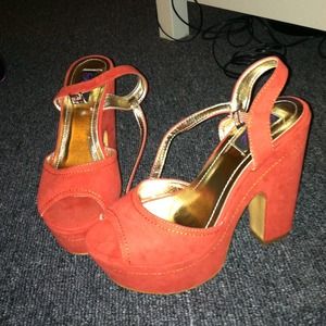 Coral sandals with heel