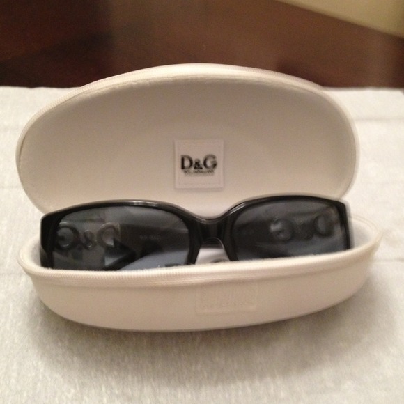 Authentic Dolce Gabbana Women's Sun Glasses - Picture 4 of 4