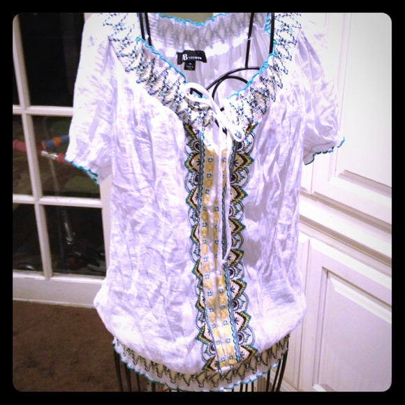 Perfect spring short sleeve shirt.
