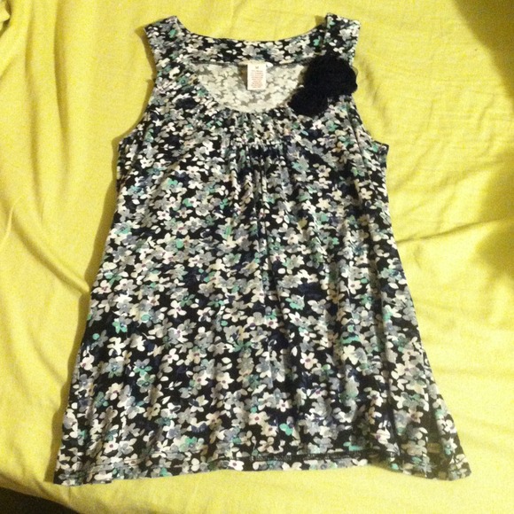 Candie's brand floral tank