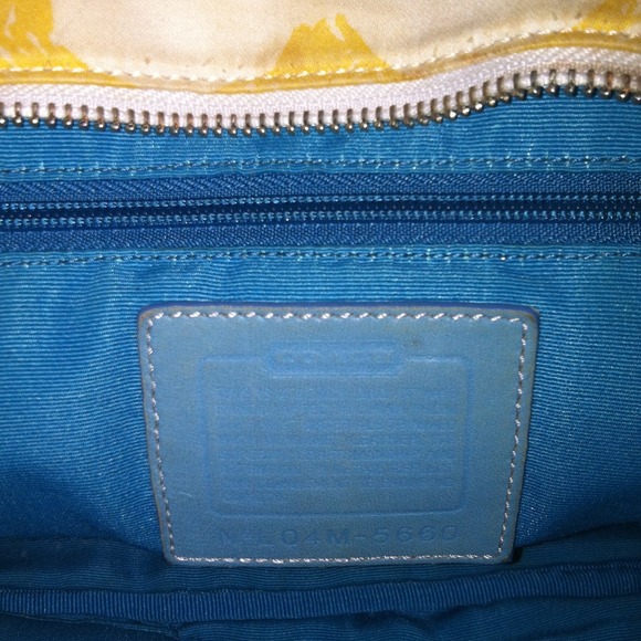 SOLD!👏🚨 Authentic Coach handbag multicolor. - Picture 2 of 2