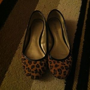 Adorable, leopard ballet flats!