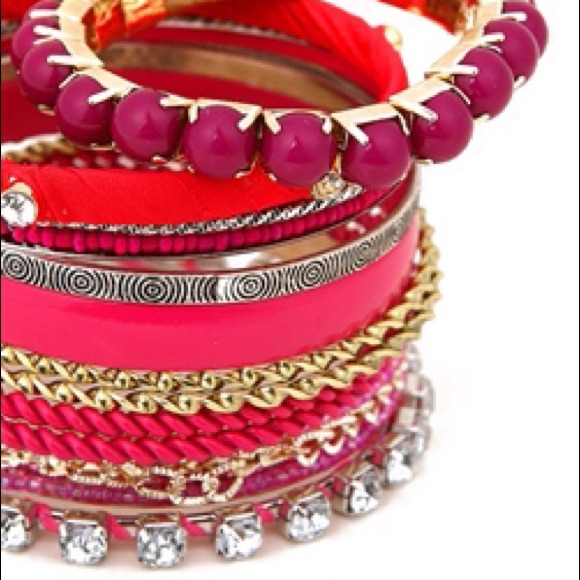 Fuchsia miltiline bangle