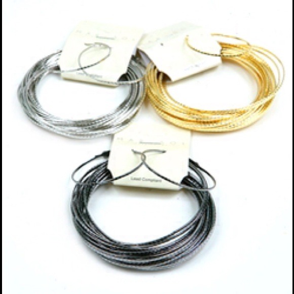 Assorted bracelet and earring set