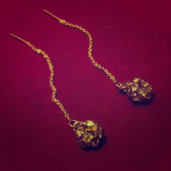 Chain drop earrings