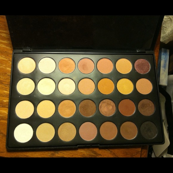 Eye shadow
