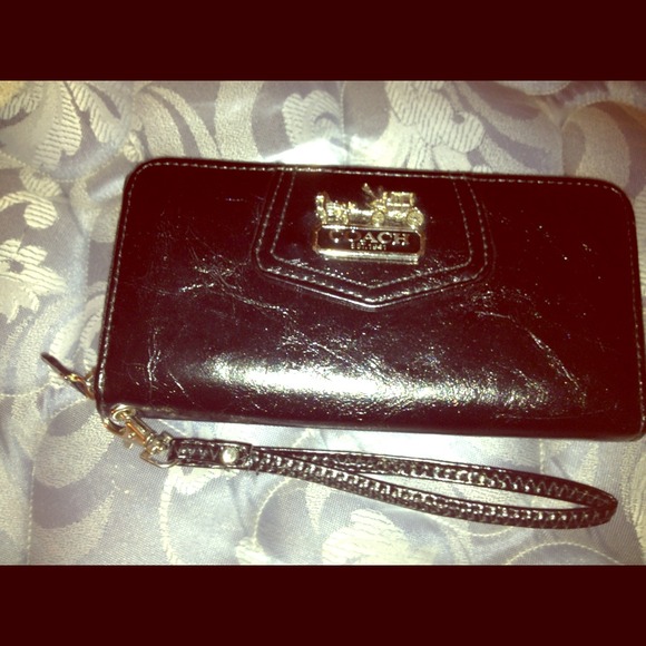 💲OLD IN BUNDLE ✔Clutch wallet/wristle - Picture 1 of 4