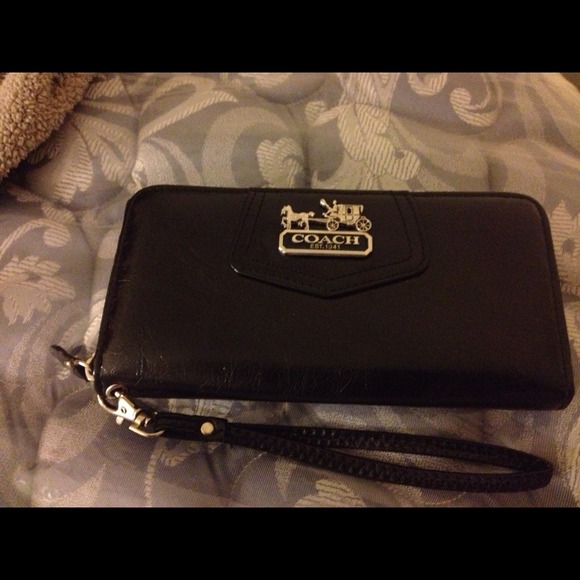 💲OLD IN BUNDLE ✔Clutch wallet/wristle - Picture 2 of 4