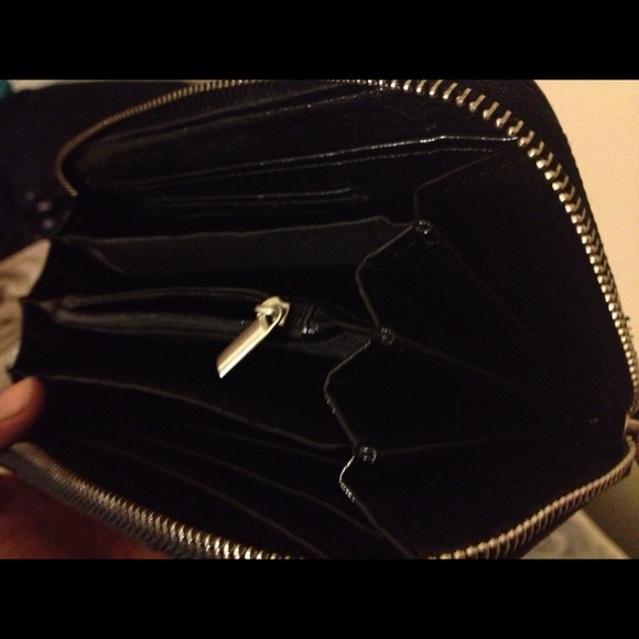 💲OLD IN BUNDLE ✔Clutch wallet/wristle - Picture 3 of 4