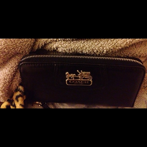 💲OLD IN BUNDLE ✔Clutch wallet/wristle - Picture 4 of 4