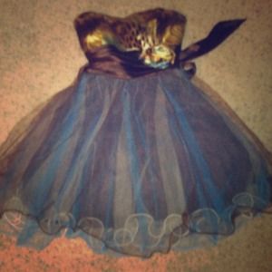 Brown blue and tan short strapless dress
