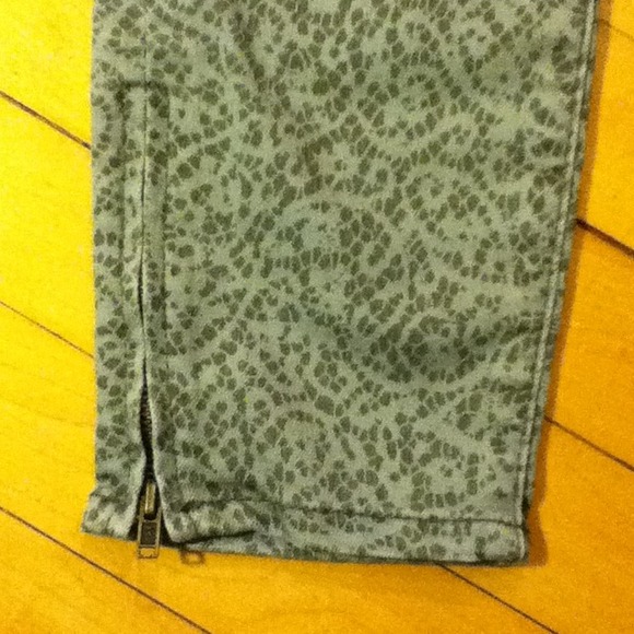 REDUCED!Free People 25 peg ankle jeans gray lace - Picture 2 of 4