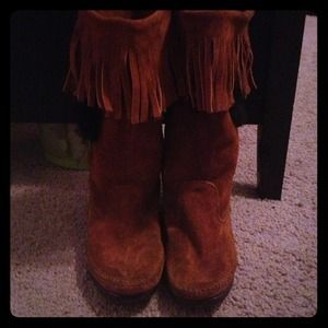 REDUCED Suede Minnetonka Fringe Calf Boots Size 8
