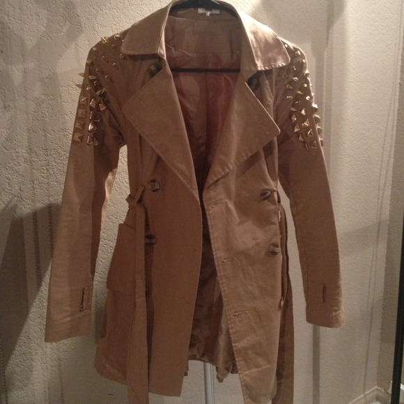 Jacket w/ spikes on shoulders