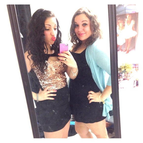 🚫SOLD🚫 - Gold Sparkle Top with Silver Accents.