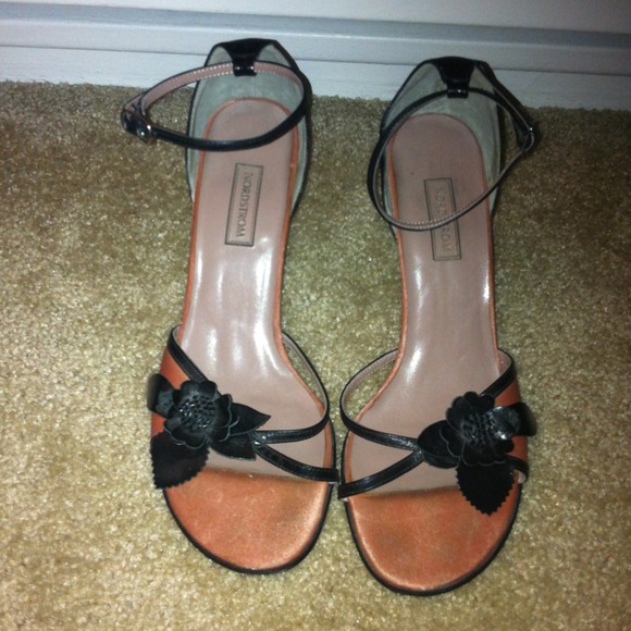 ✋Bundle @gippy1983✋Black/pink heels & leopard top