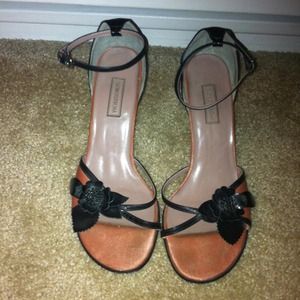 ✋Bundle @gippy1983✋Black/pink heels & leopard top