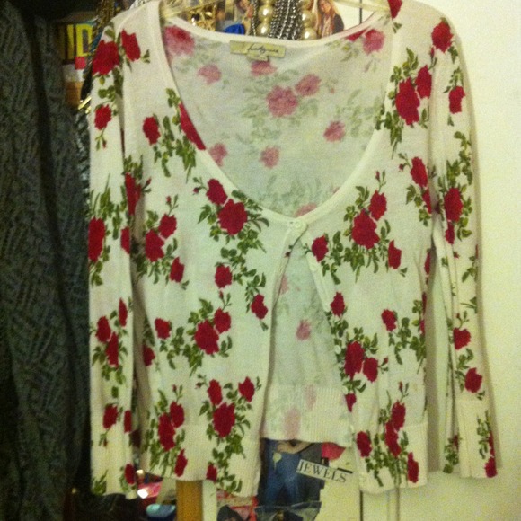 Cropped floral print cardigan!
