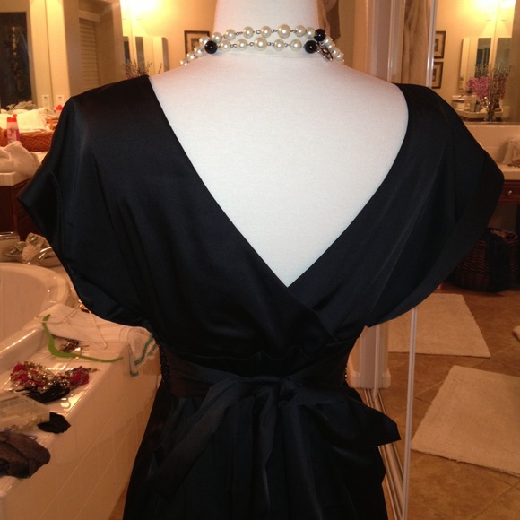 SOLD Black satin cocktail dress - Picture 3 of 4