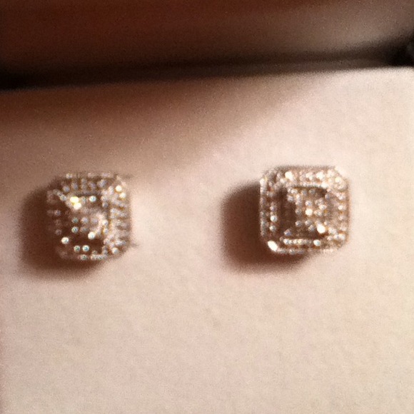 Diamond earrings ⭐⭐reserved ⭐⭐