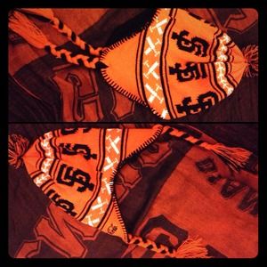 💢REDUCED!!💢SF GIANTS STYLISH BEANIE W/POM⚾