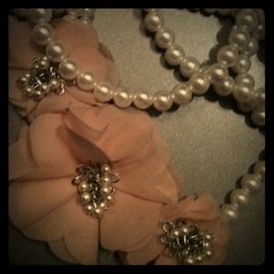 Beautiful pearl and flower necklace