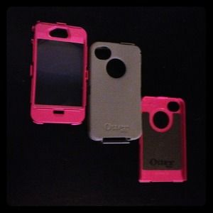 Gray and pink otter box
